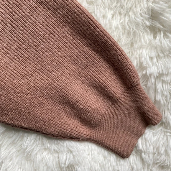 Free People Wonderful Turtleneck Pullover Sweater.  Size L.  Winter Bloom. Pink. - Picture 4 of 9